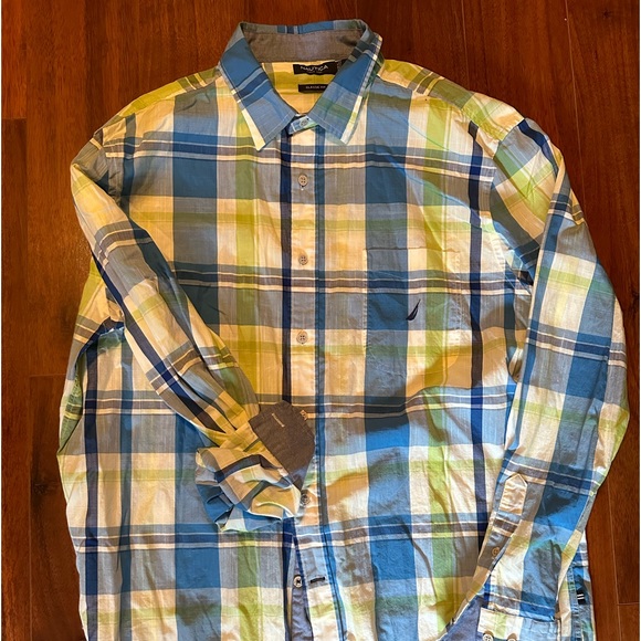 NWT Nautica Causal Button Down - Picture 4 of 4